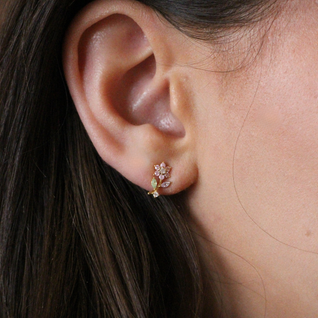 tai pretty petal stud gold earring