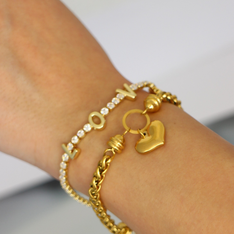 anuja tolia thats amore gold bracelet