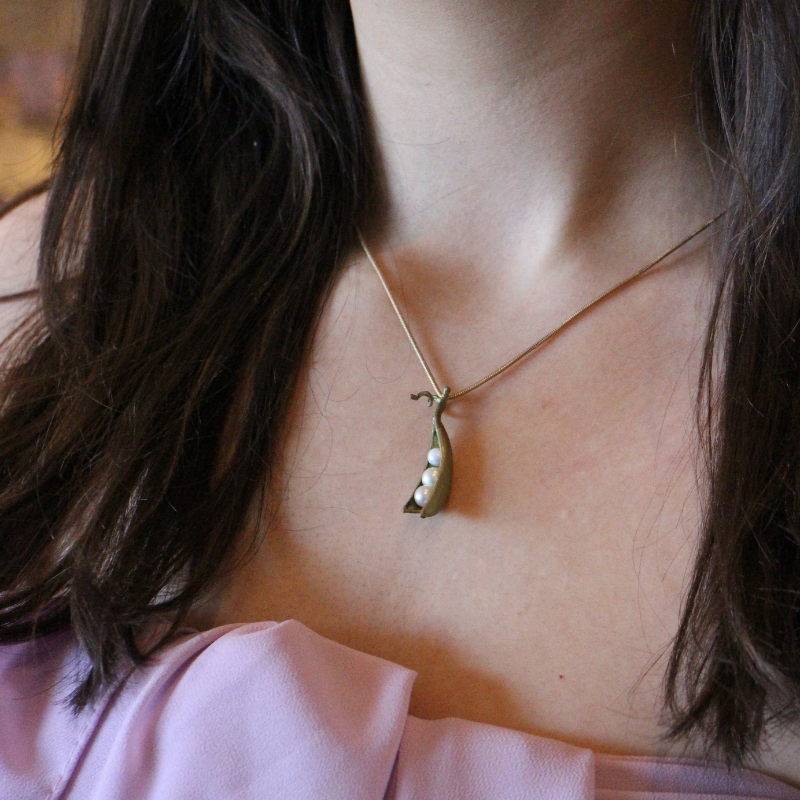 michael michaud pea pod three pearl necklace