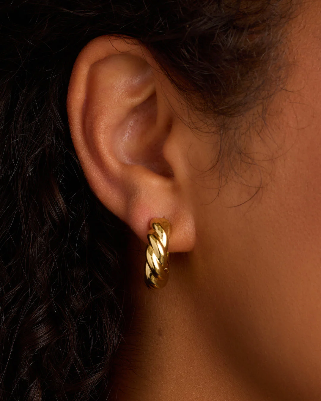 gorjana crew gold helium hoop earring